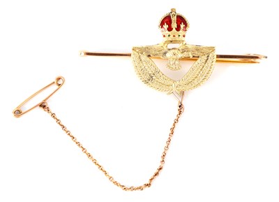 Lot 337 - A WW2 RAF Sweetheart brooch in 9ct Gold with...