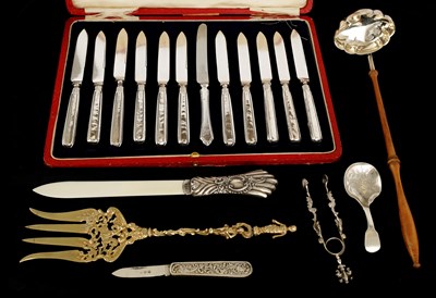 Lot 386 - A SELECTION OF SILVERWARE INCLUDING A SILVER...