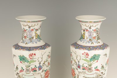 Lot 399 - A FINE PAIR OF 19TH CENTURY CHINESE FAMILLE...