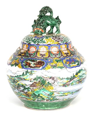 Lot 403 - A LARGE CHINESE FAMILLE VERT LIDDED JAR...