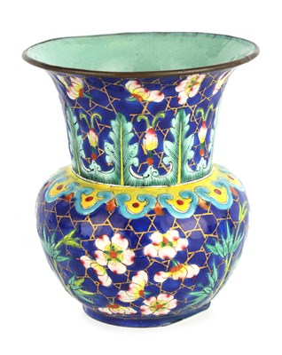 Lot 437 - AN EARLY 19TH CENTURY CHINESE ENAMEL VASE of...