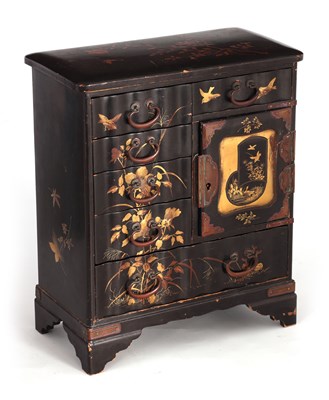 Lot 475 - A JAPANESE MEIJI PERIOD LACQUERED TABLE...