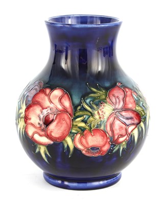 Lot 94 - A 1930S/40S MOORCROFT BULBOUS VASE WITH FLARED...