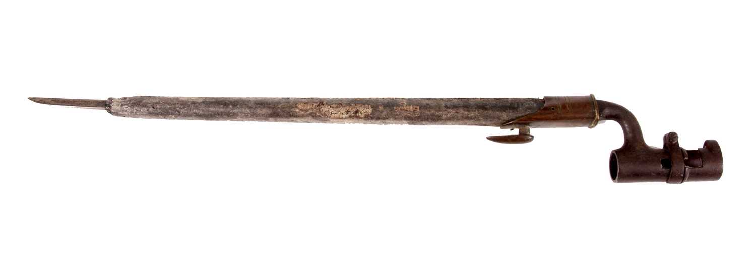 Lot 399 - AN EARLY 18th CENTURY CARBINE SOCKET BAYONET...