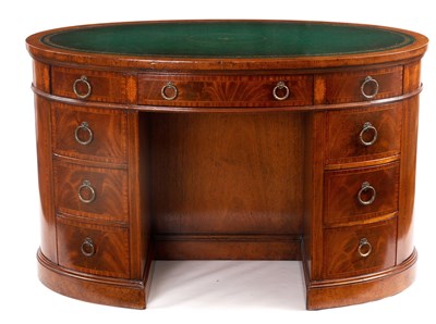 Lot 892 - AN EDWARDIAN SHERATON REVIVAL MAHOGANY OVAL...