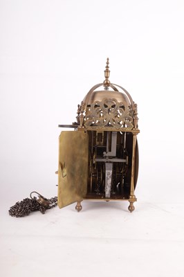 Lot 547 - THOMAS MOORE, IPSWICH  A 20TH CENTURY BRASS LANTERN CLOCK