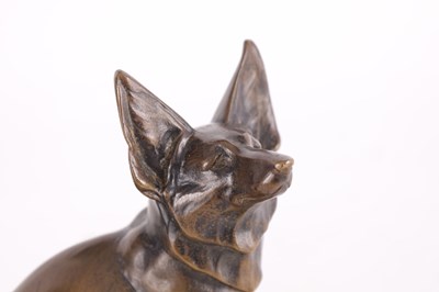 Lot 829 - AN EARLY 20TH CENTURY VIENNESE PATINATED BRONZE SCULPTURE