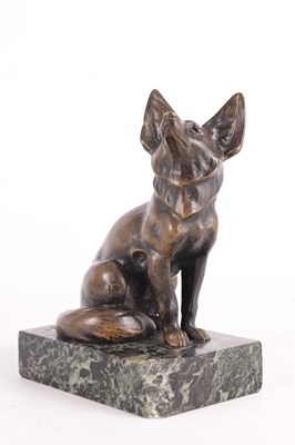 Lot 829 - AN EARLY 20TH CENTURY VIENNESE PATINATED BRONZE SCULPTURE