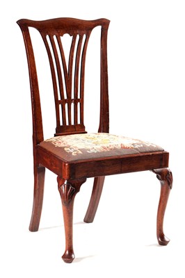 Lot 1145 - A GEORGE I WALNUT SIDE CHAIR