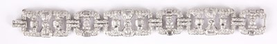 Lot 203 - A FINE QUALITY LADIES 1920’S DIAMOND AND...