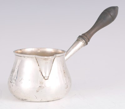 Lot 294 - A LATE GEORGE III SILVER BRANDY SAUCEPAN