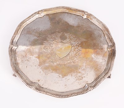Lot 286 - A GEORGE III SILVER SALVER