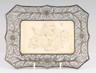 Lot 204 - A JAPANESE MEIJI PERIOD IVORY AND FILIGREE WORK SILVER DRESSING TABLE TRAY