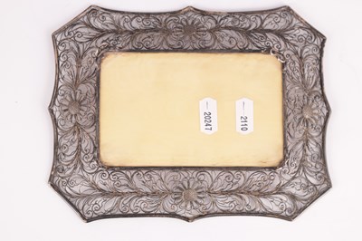 Lot 204 - A JAPANESE MEIJI PERIOD IVORY AND FILIGREE WORK SILVER DRESSING TABLE TRAY