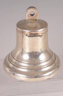 Lot 285 - AN EARLY 20TH CENTURY NOVELTY SILVER INKSTAND