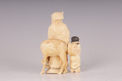 Lot 94 - A FINELY CARVED CHINESE IVORY SCULPTURE