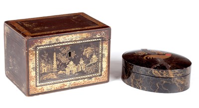 Lot 189 - A 19TH CENTURY CHINOISERIE DECORATED LACQUER TEA CADDY