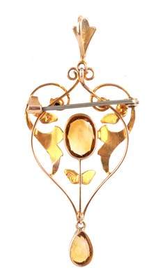 Lot 252 - A LADIES ART NOUVEAU 9CT GOLD CITRINE AND PEARL PENDANT