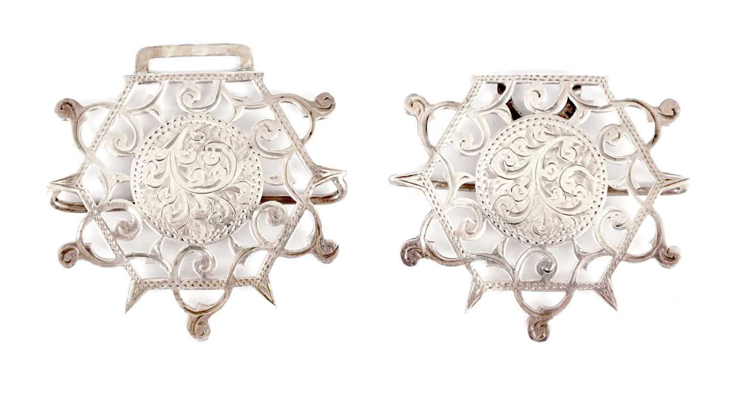 Lot 229 A LATE 19TH CENTURY SILVER NURSE'S BUCKLE