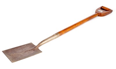 Lot 603 - AN EDWARDIAN SMALL SPADE