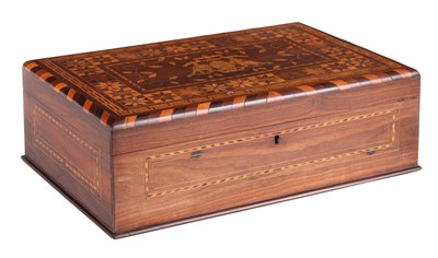 Lot 680 - AN EARLY 19TH CENTURY IRISH KILLARNEY INLAID YEW WOOD BOX