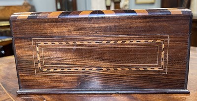Lot 680 - AN EARLY 19TH CENTURY IRISH KILLARNEY INLAID YEW WOOD BOX