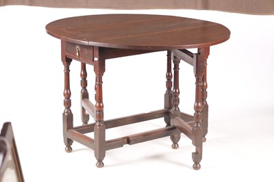 Lot 978 - AN 18TH CENTURY OAK GATE LEG TABLE OF SMALL SIZE