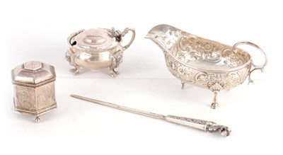 Lot 317 - A SELECTION OF 4 PIECES OF SILVER COMPRISING