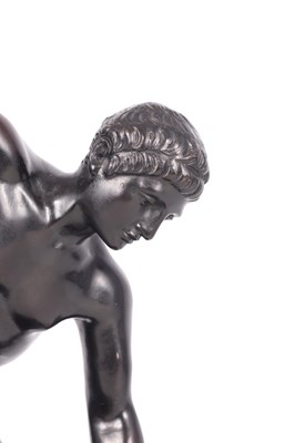 Lot 593 - A LATE 19TH/EARLY 20TH CENTURY BRONZE SCULPTURE MYRON "DISCUS THROWER"