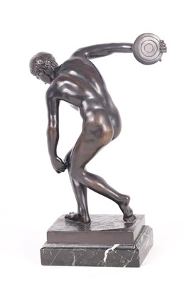 Lot 593 - A LATE 19TH/EARLY 20TH CENTURY BRONZE SCULPTURE MYRON "DISCUS THROWER"