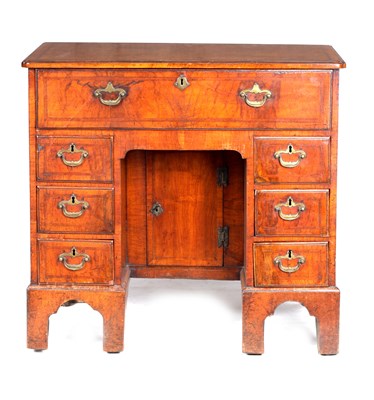 Lot 985 - AN EARLY 18TH CENTURY HERRING-BANDED BURR WALNUT SECRETAIRE  KNEEHOLE DESK