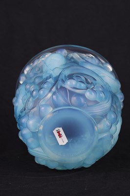 Lot 22 - AN R LALIQUE 'AVALLON' BLUE STAINED VASE