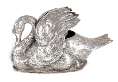 Lot 332 - A VICTORIAN ELECTROPLATED SPOON WARMER FORMED AS A SWAN