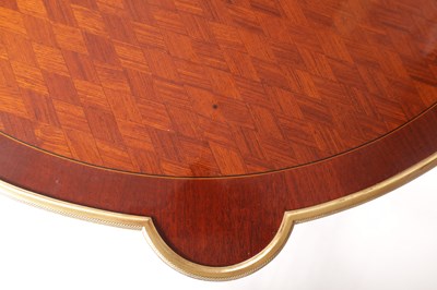 Lot 966 - A FINE EARLY 20TH CENTURY FRENCH CIRCULAR ORMOLU MOUNTED MAHOGANY AND ROSEWOOD PARQUETRY INLAID CENTRE TABLE IN THE MANNER OF FRANCOIS LINKE
