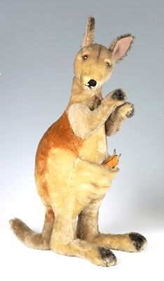 Lot 516 - A VINTAGE GERMAN STEIFF KANGAROO WITH BABY JOEY