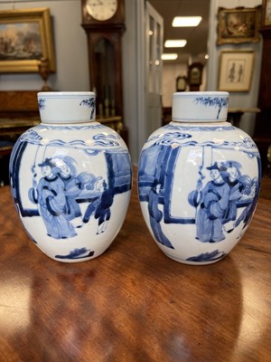 Lot 121 - A PAIR 19TH CENTURY CHINESE BLUE AND WHITE LIDDED GINGER JARS