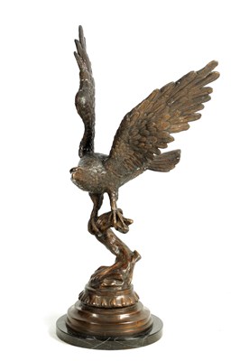 Lot 480 - A LARGE 20TH CENTURY PATINATED BRONZE SCULPTURE