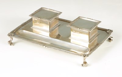 Lot 328 - AN EDWARDIAN SILVER INKSTAND