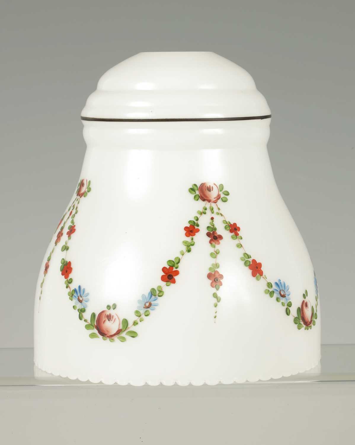 Lot 17 - A 20TH CENTURY OPAQUE GLASS LAMP SHADE