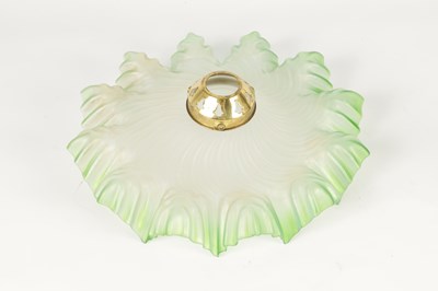 Lot 16 - AN EARLY 20TH CENTURY FROSTED GLASS CRIMPED LAMPSHADE