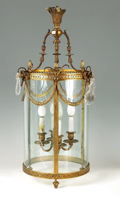 Lot 537 - A 20TH CENTURY REGENCY STYLE HANGING HALL LANTERN