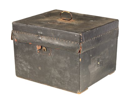 Lot 466 - OF ROYAL INTEREST. A 19TH CENTURY CANVAS BOUND HAT BOX