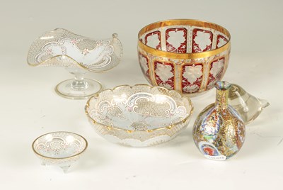 Lot 2 - A SELECTION OF GLASSWARE
