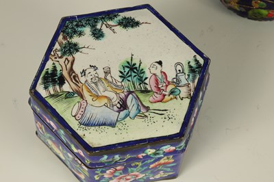 Lot 51 - THREE PIECES OF CHINESE CLOISONNÉ WARE