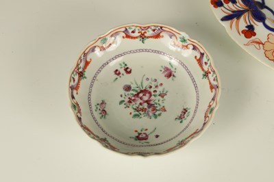 Lot 87 - A 19TH CENTURY ENGLISH CABINET PLATE