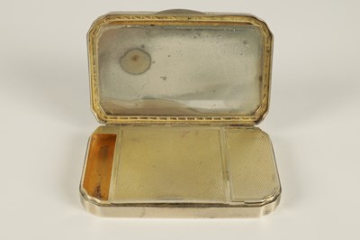 Lot 273 - A GOOD LATE 19TH/EARLY 20TH CENTURY .925 HALLMARKED CONTINENTAL SILVER LADIES POWDER COMPACT