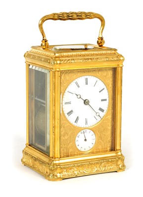 Lot 507 - HOLLINGE. A 19TH CENTURY FRENCH GILT BRASS ENGRAVED GORGE CASE REPEATING CARRIAGE CLOCK