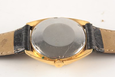 Lot 192 - A GENTLEMAN'S GOLD PLATED VINTAGE JAEGER LECOULTRE 'CLUB' DAY/DATE WRIST WATCH