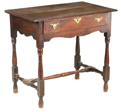 Lot 952 - AN EARLY 18TH CENTURY WALNUT BANDED OAK SIDE TABLE