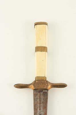 Lot 81 - A 19TH CENTURY NAVAL OFFICERS DIRK